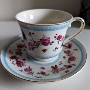 New Shabby Chic teacup and saucer